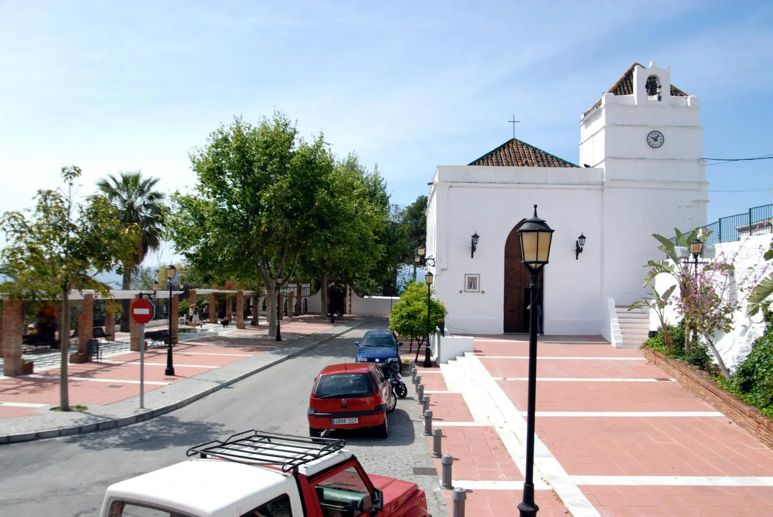 Iglesia Ntra. Sra. de las Maravillas (Maro) en Nerja — exterior (3 de 13)