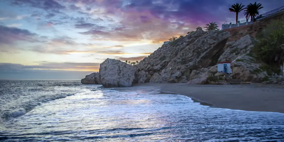 Playa Carabeo en Nerja — detalle (5 de 22)