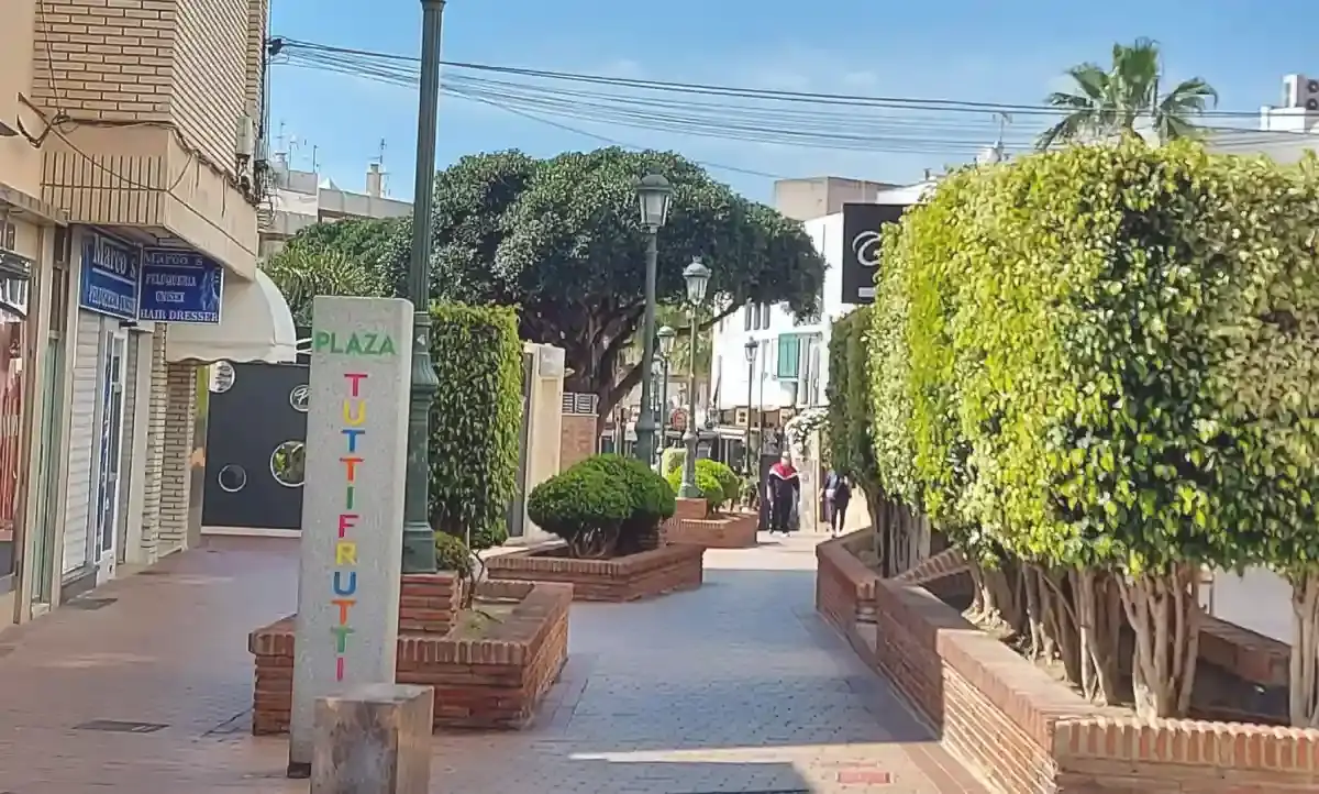 Plaza Tutti Frutti ⊛ The BEST Party in Nerja is HERE ← en Nerja — vista principal (2 de 14)