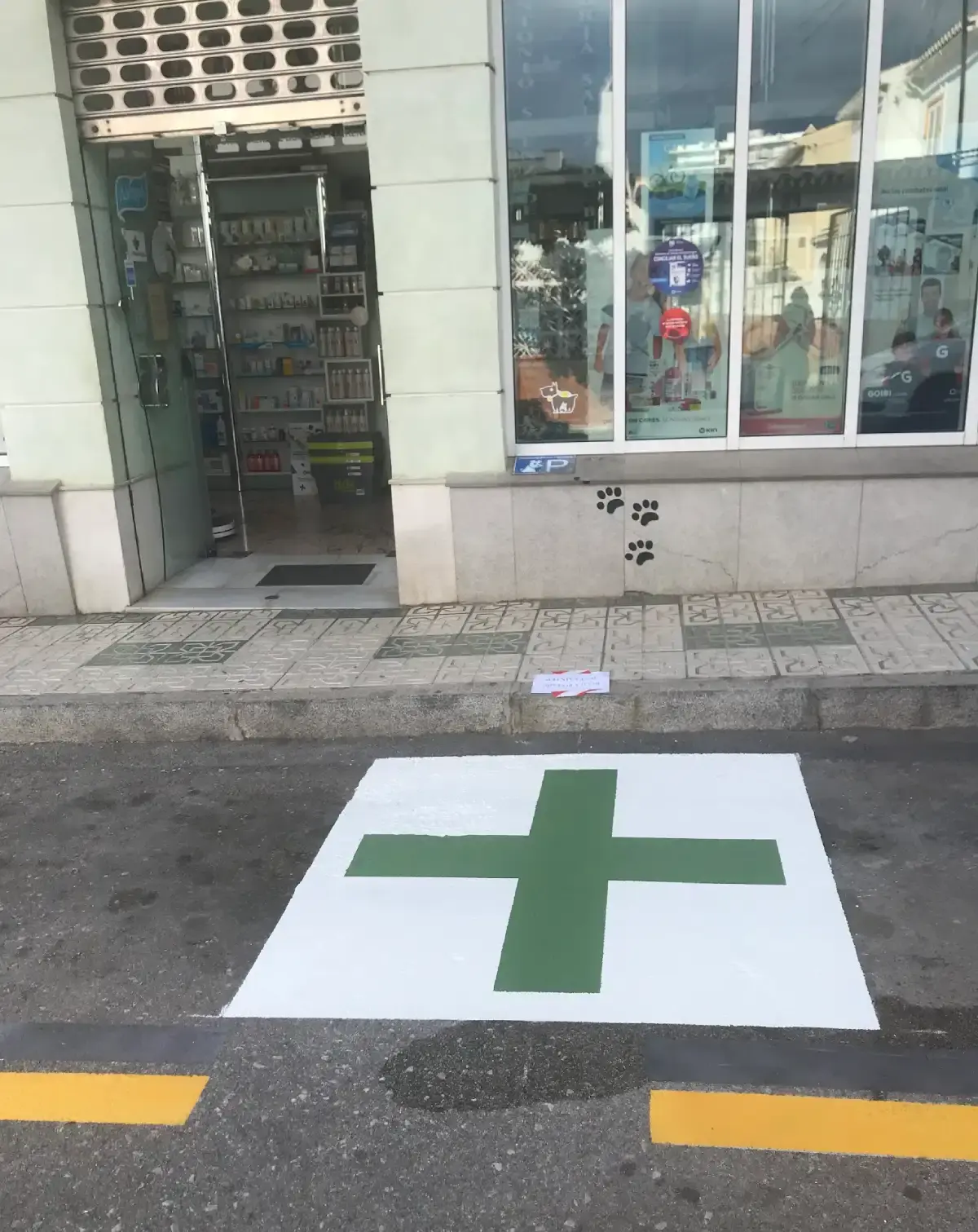 Farmacia Dr. Buruaga C.B. en Nerja — exterior (3 de 13)