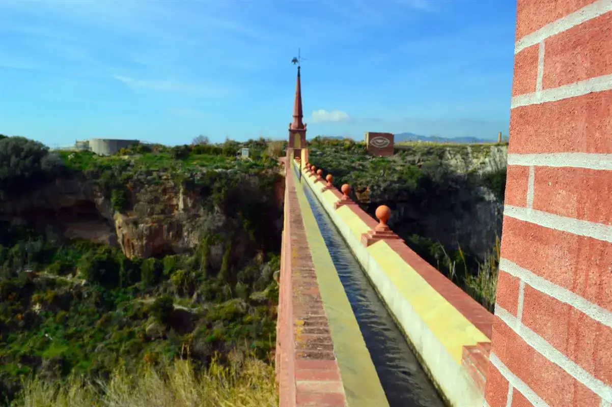 Acueducto del Águila en Nerja — exterior (3 de 16)