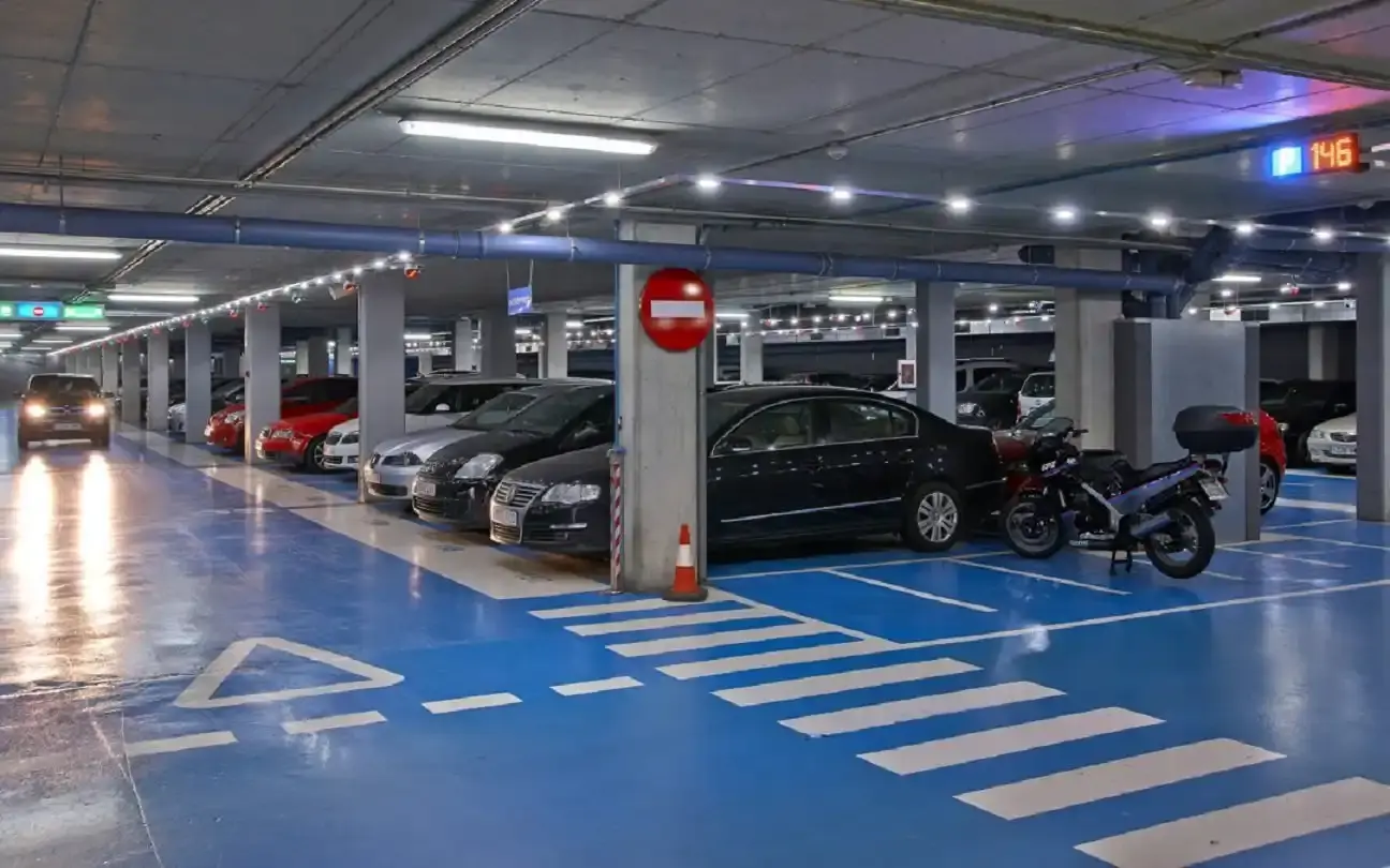 Balcón de Europa / Plaza de España Parking en Nerja — exterior (3 de 13)