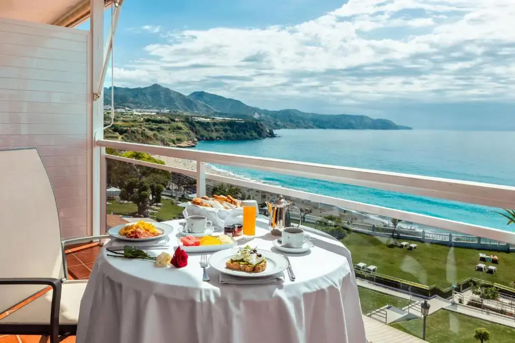 Parador de Nerja en Nerja — vista principal (2 de 17)