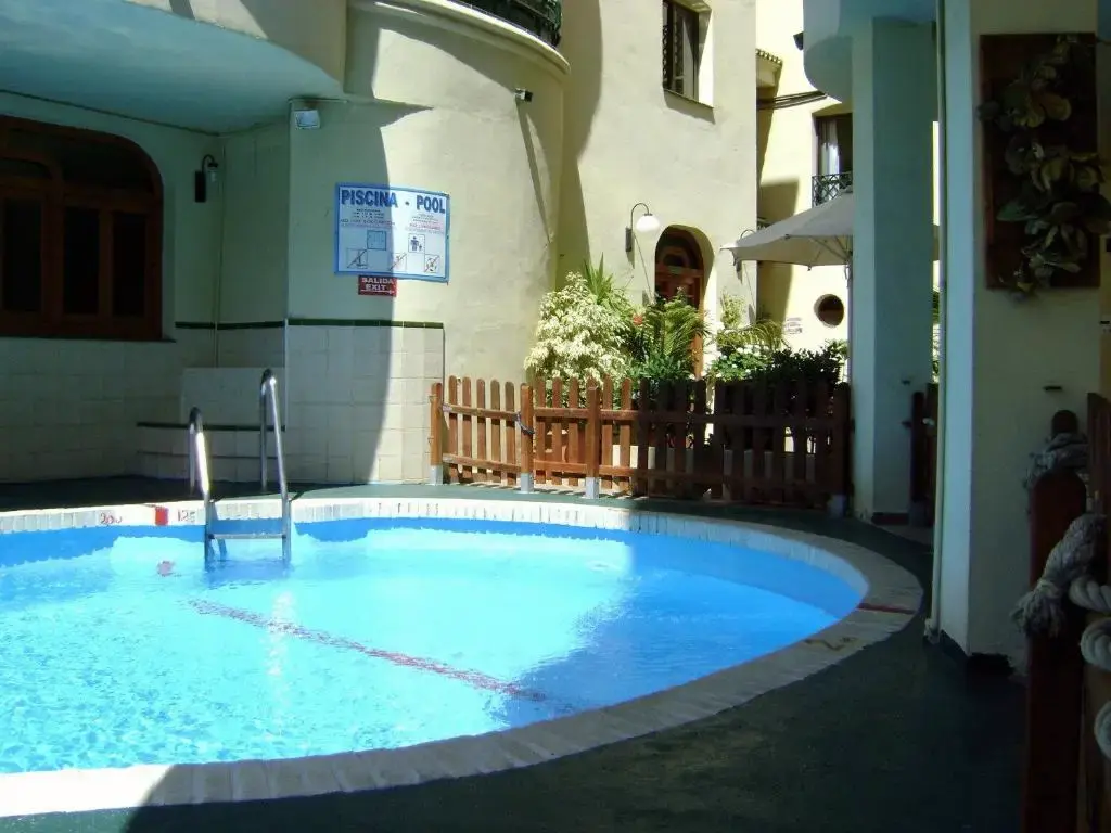 Apartamentos Mediterraneo en Nerja — vista principal (2 de 17)
