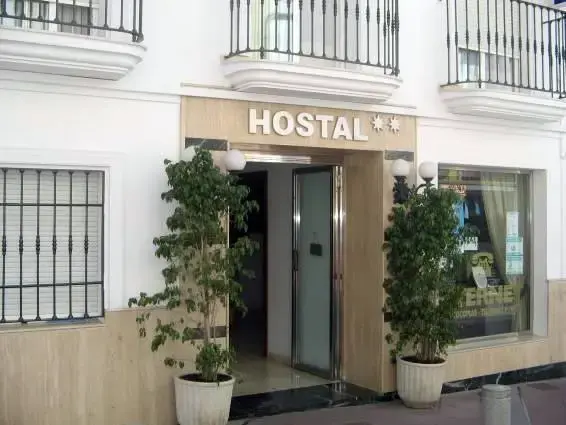 Hostal Abril en Nerja — vista principal (2 de 16)