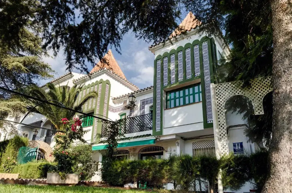 Hostal Alegre — Guesthouses en Verano Azul, Málaga — alojamiento en la Costa del Sol