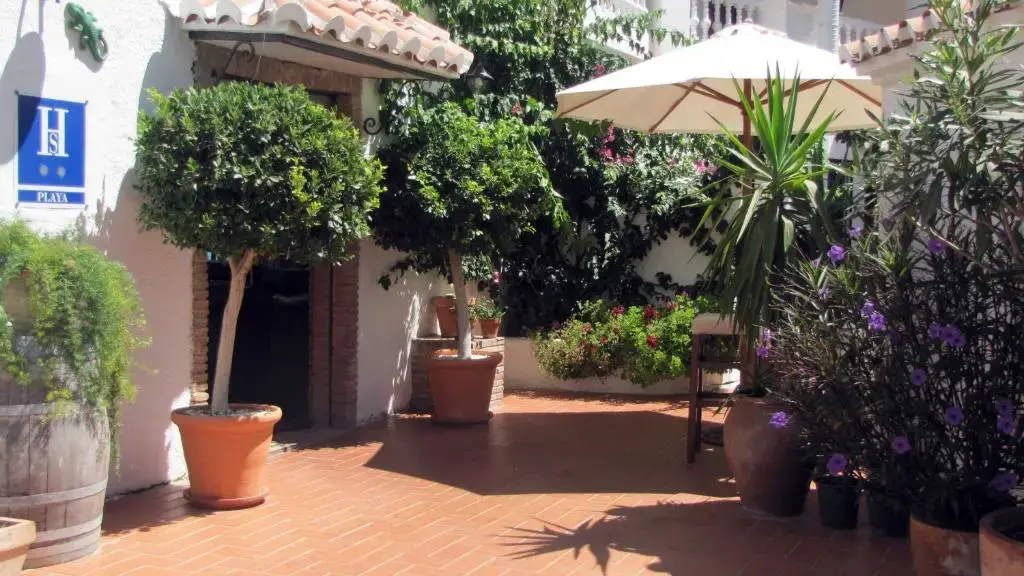 Hostal Avalon en Nerja — exterior (3 de 17)