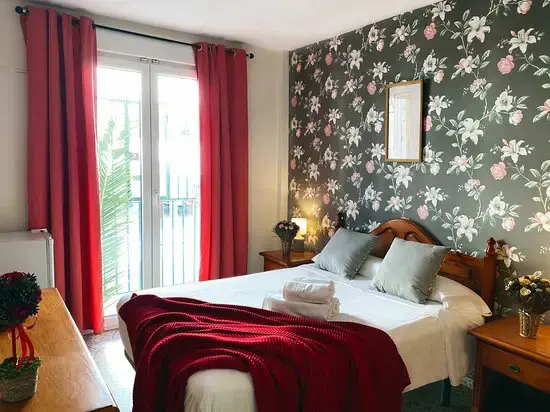 Hostal Azahara en Nerja — exterior (3 de 26)