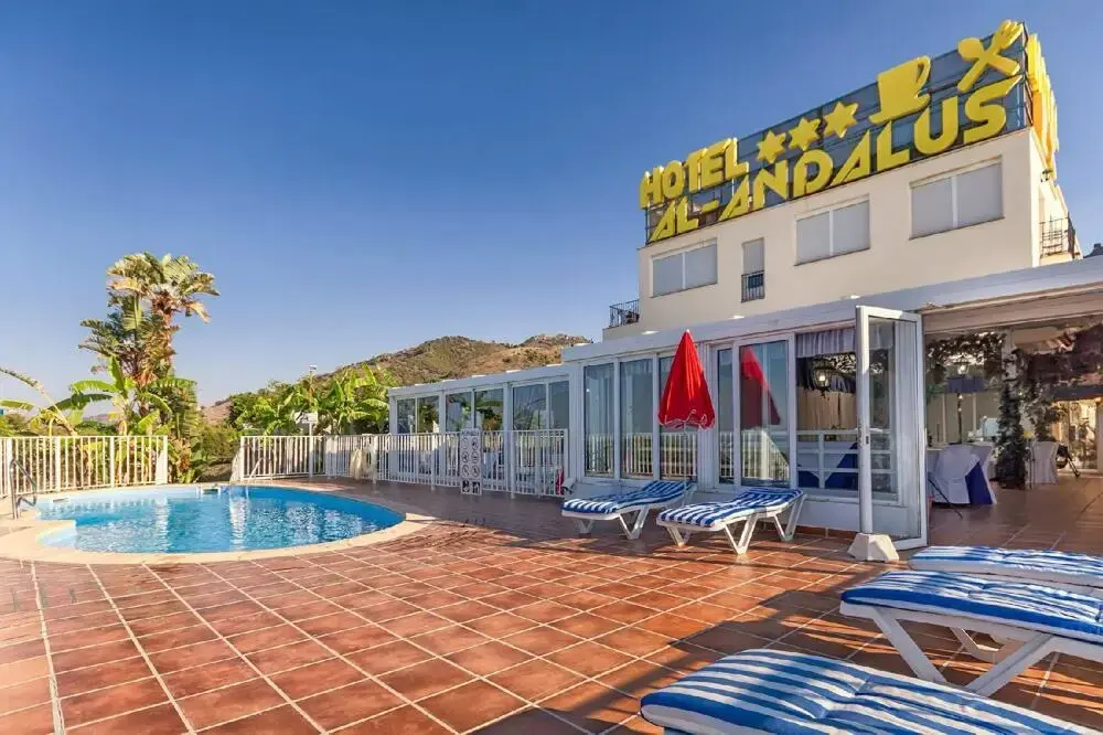 Hotel Al-Andalus en Nerja — exterior (3 de 16)