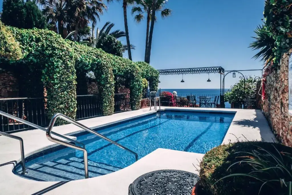 Hotel Carabeo en Nerja — vista principal (2 de 18)