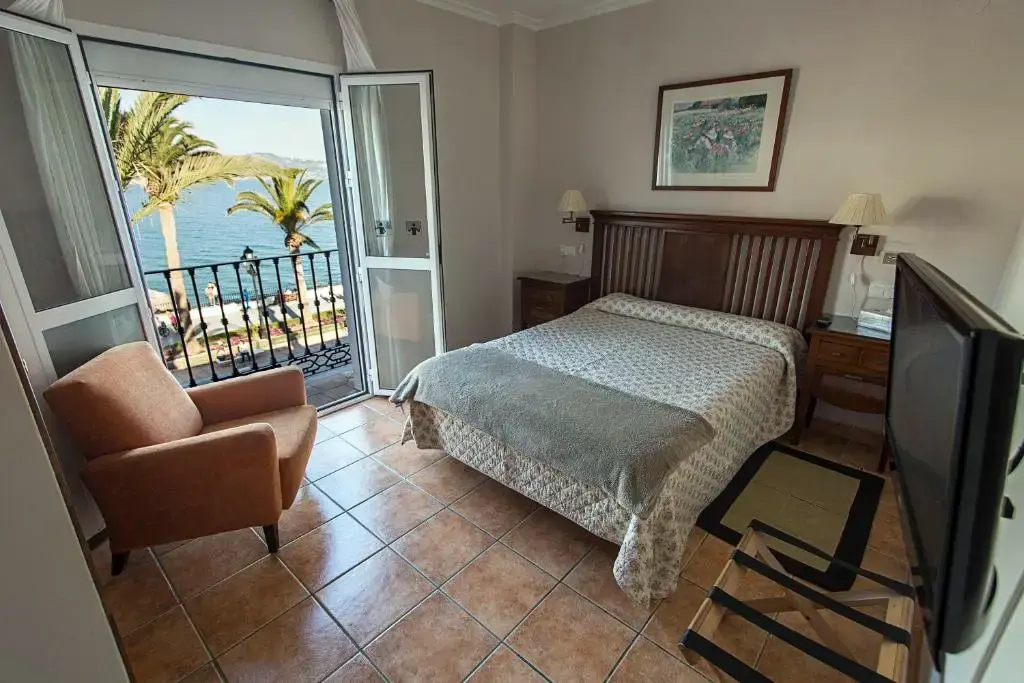 Hostal Marissal en Nerja — vista principal (2 de 26)