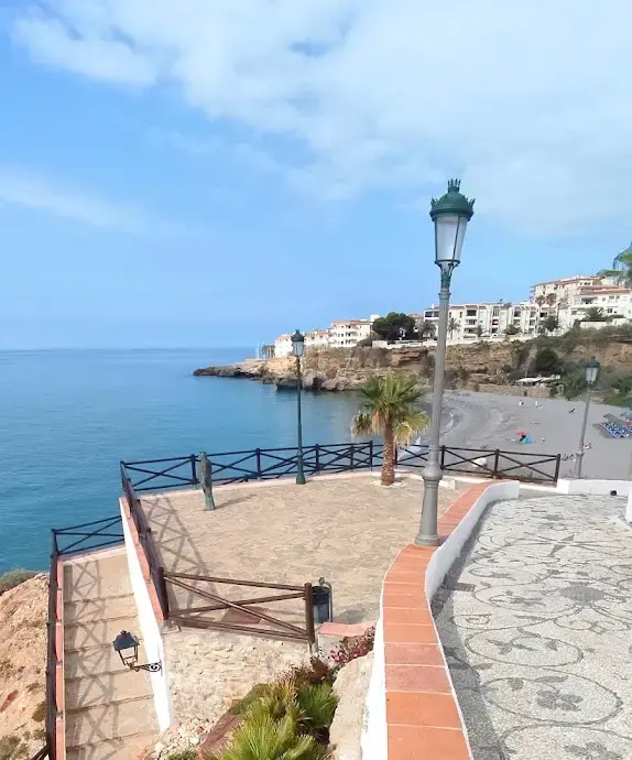 Estatua de Chanquete en Nerja — interior (4 de 16)