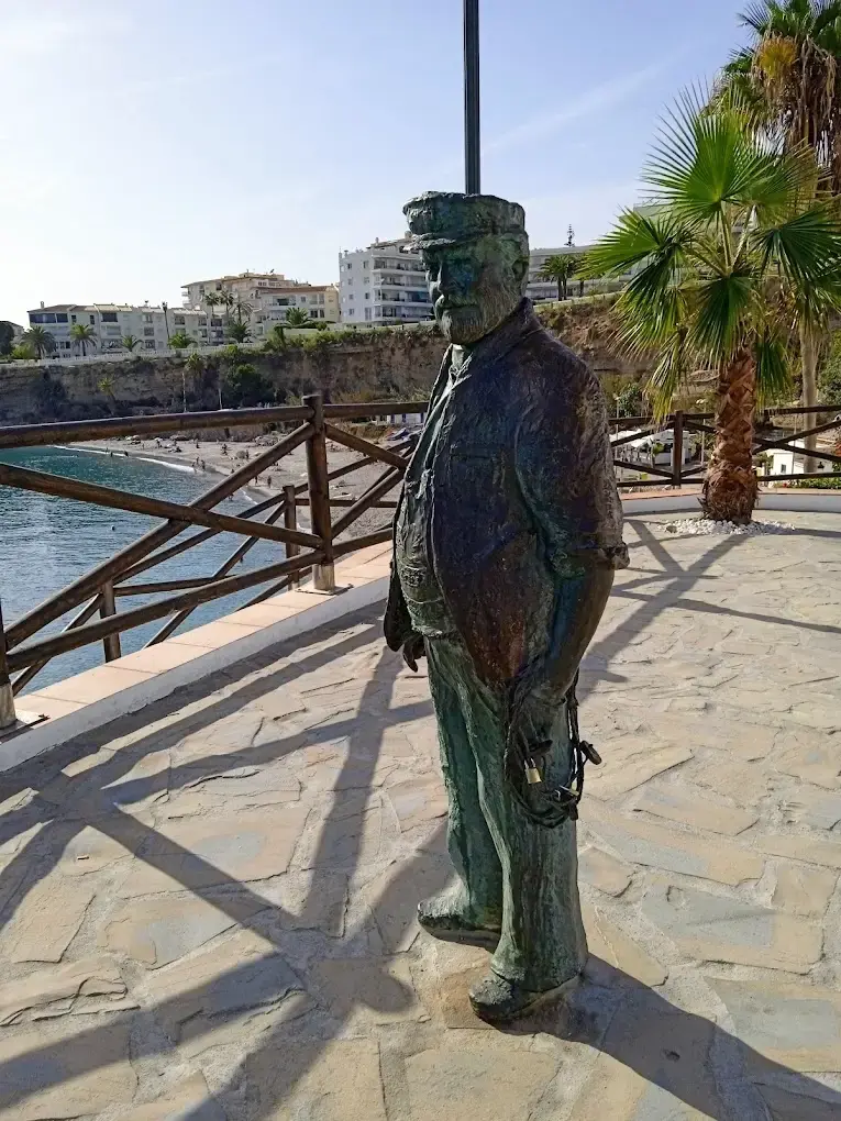 Estatua de Chanquete en Nerja — exterior (3 de 16)