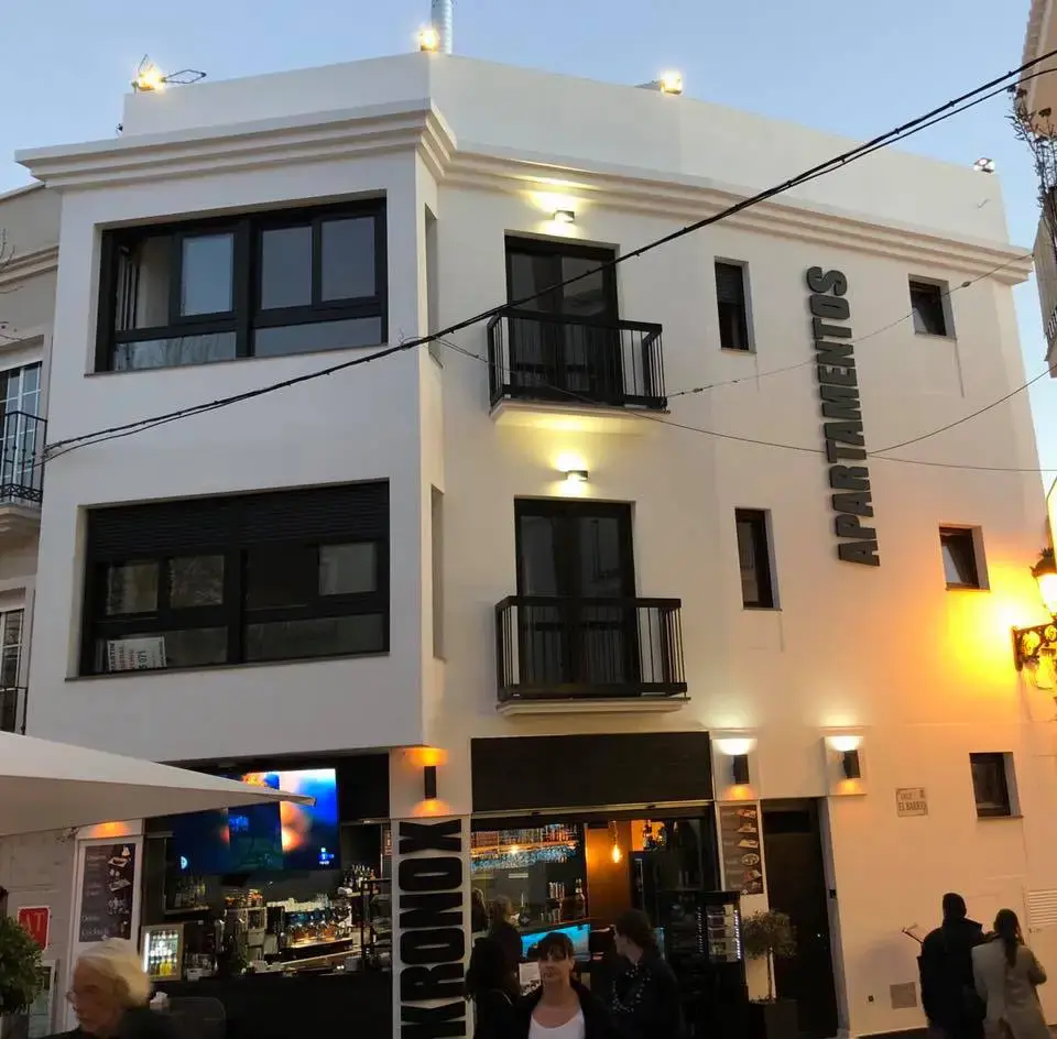 Kronox Café and Kronox Plaza en Nerja — vista principal (2 de 18)