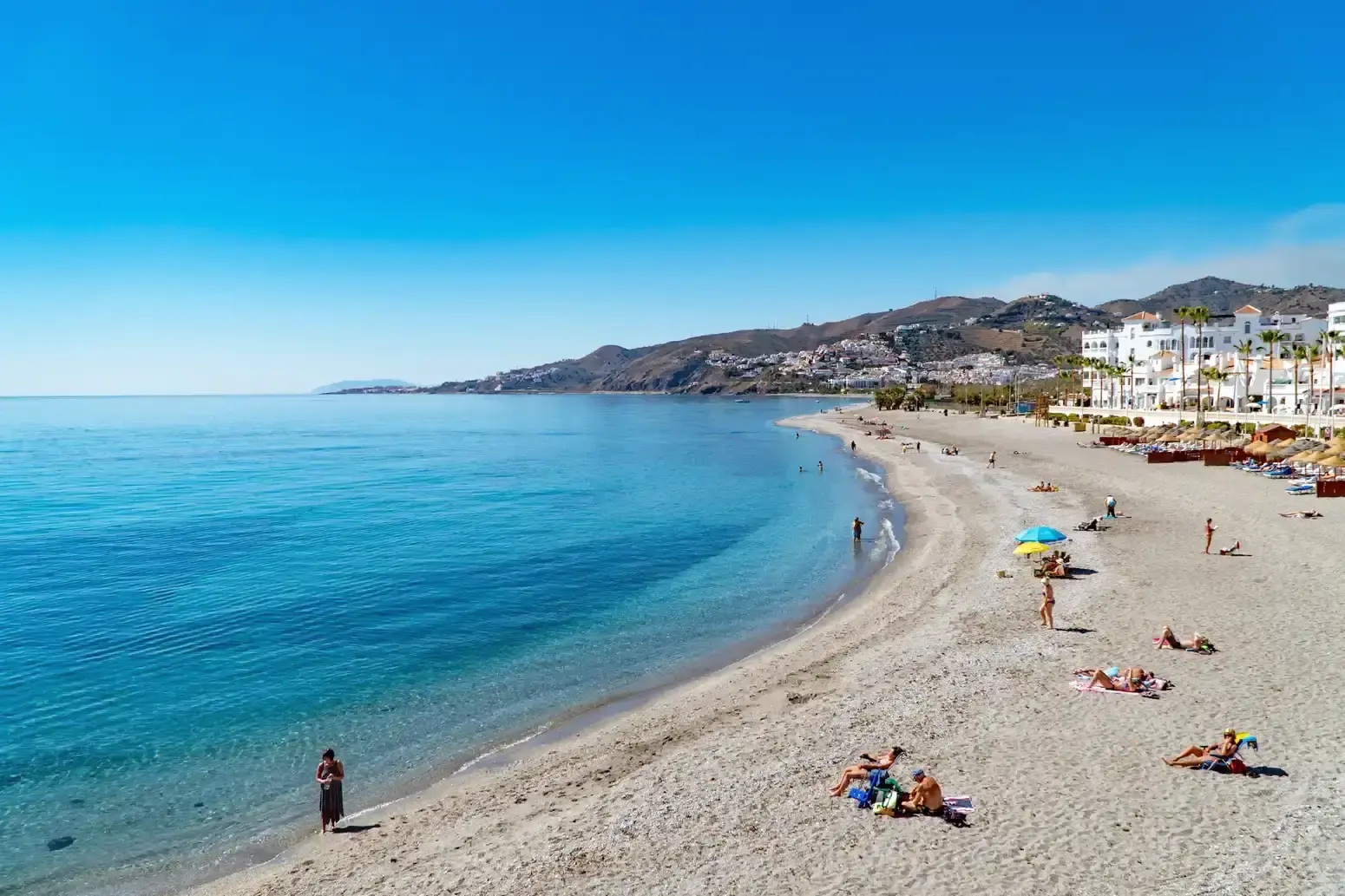 Playa El Chucho — Para niños en Nerja
