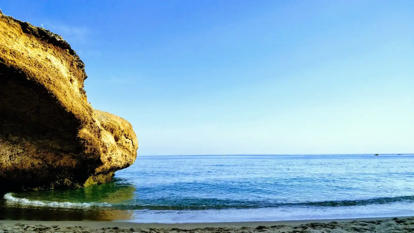 Playa Piedra de Tarzán en Nerja — vista principal (2 de 18)