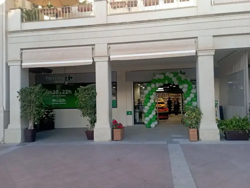 Supermercados Carrefour en Nerja — interior (4 de 14)