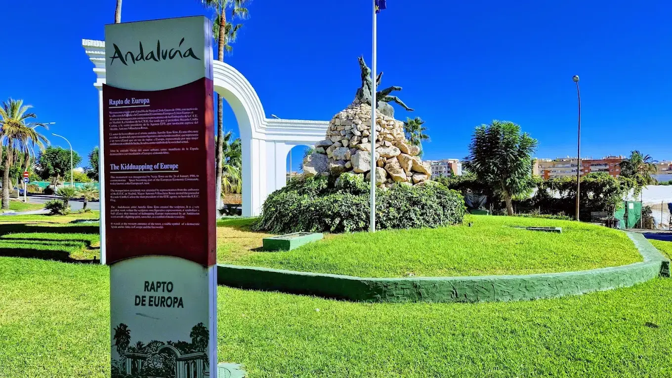 The Abduction of Europa en Nerja — detalle (5 de 16)