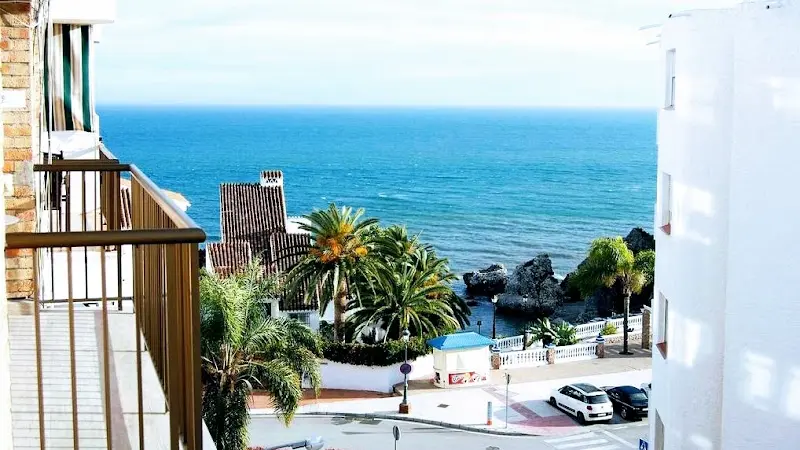 Apartamentos Latin en Nerja — exterior (3 de 10)