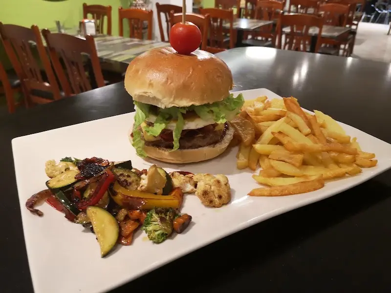 Bar La Vermuteria 4 en Nerja — exterior (3 de 10)