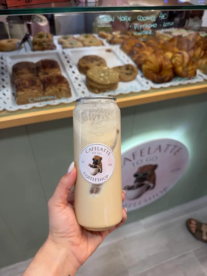 Cafelatte to go en Nerja — interior (4 de 10)