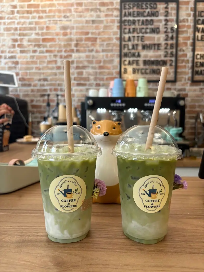 Coffee & flowers Specialty Coffee en Nerja — exterior (3 de 10)