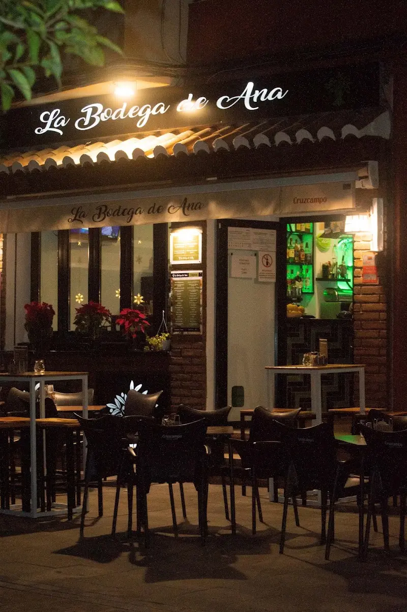 La Bodega de Ana en Nerja — interior (4 de 10)