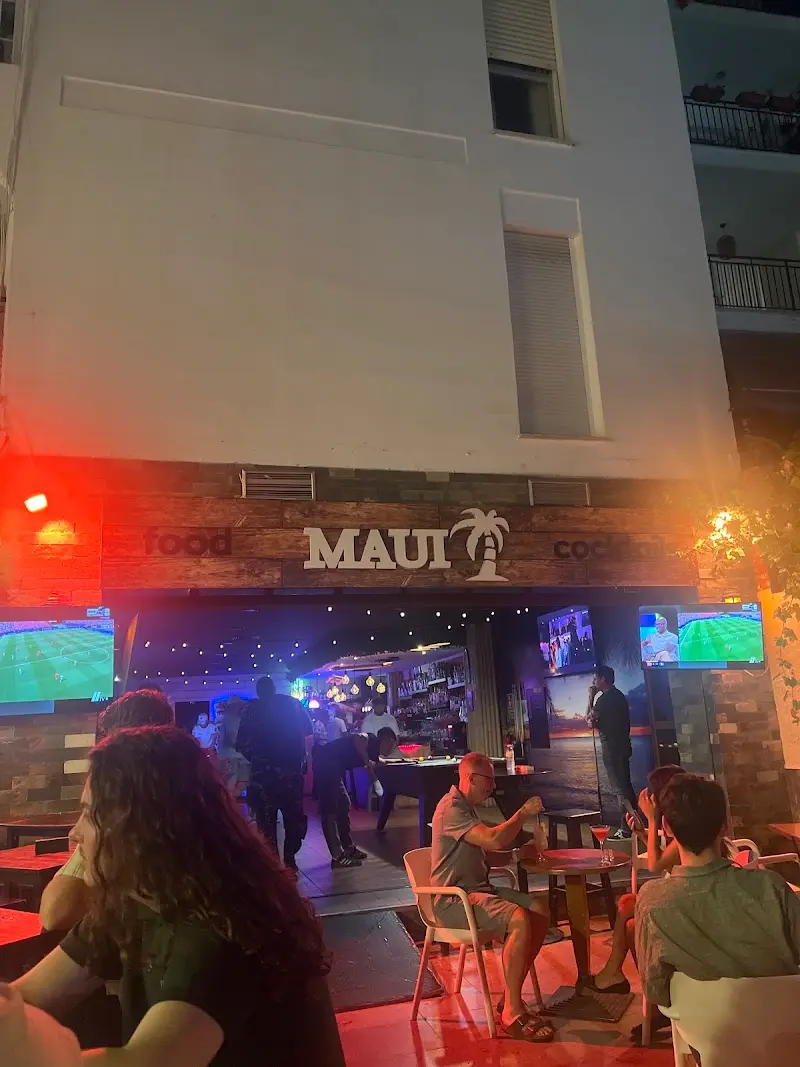 Maui Cocktail & Food Bar en Nerja — exterior (3 de 10)