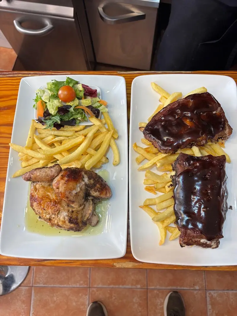 New Pollo Asado Zazà en Nerja — interior (4 de 10)