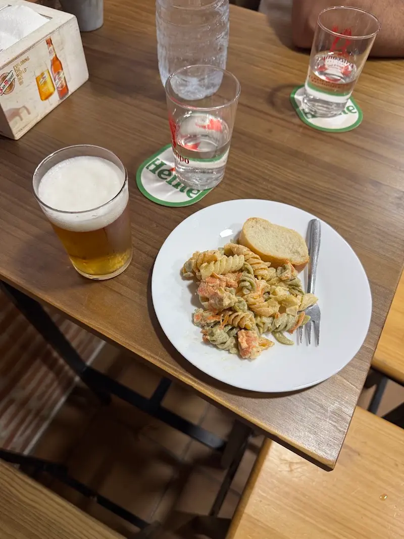 Next door bar en Nerja — interior (4 de 10)