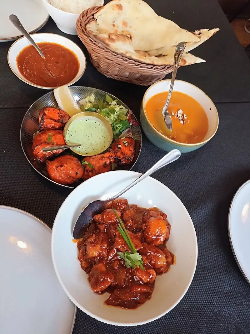 Pahuna Nepalese Restaurant Nerja en Nerja — interior (4 de 10)