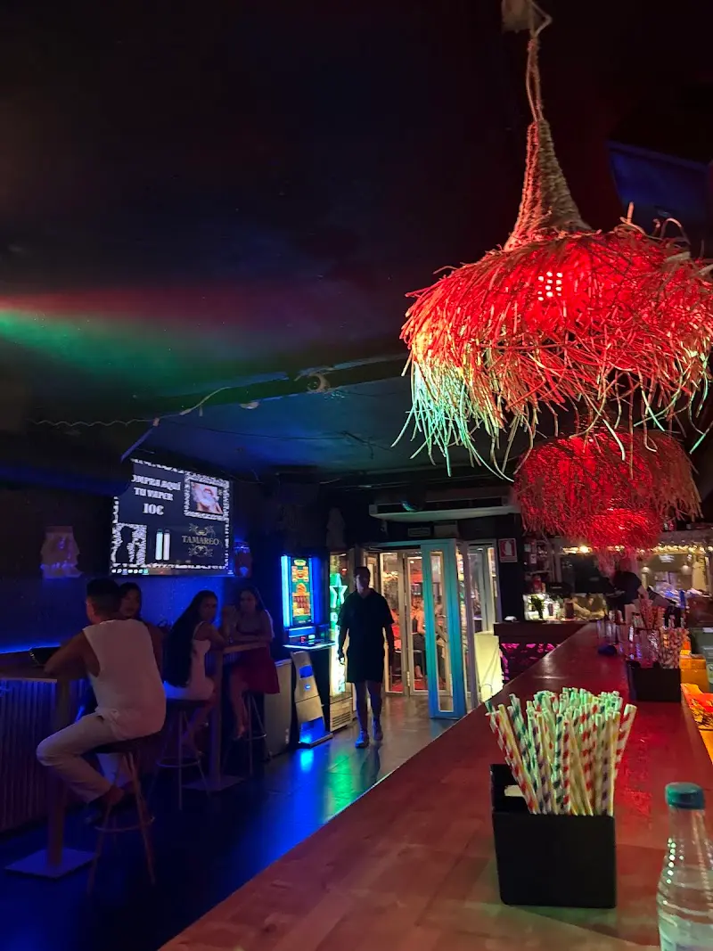 Pub Tamareo en Nerja — interior (4 de 10)