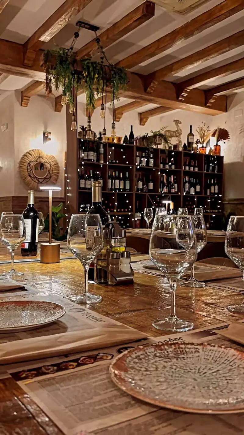 Restaurante Mogador Nerja — Cocina halal en Av. Mediterraneo, Málaga — restaurante en la Costa del Sol
