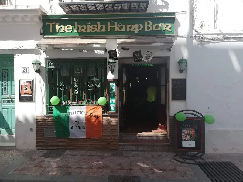 The Irish Harp Bar — Bars en C. Hernando de Carabeo, Málaga — restaurante en la Costa del Sol