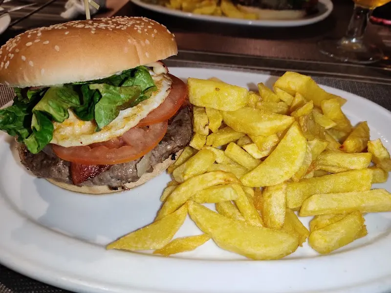 Trébol cafeteria restaurant en Nerja — interior (4 de 10)